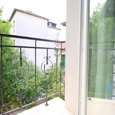Апартамент 2 Private Suits - Art, Location, Quiet, Balconies *