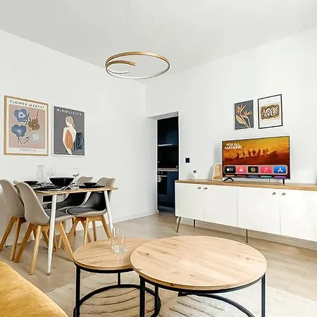 Prázdninový dům 2 Private Suits - Art, Location, Quiet, Balconies *