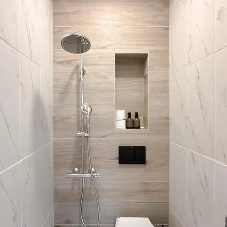 2 Private Suits - Art, Location, Quiet, Balconies