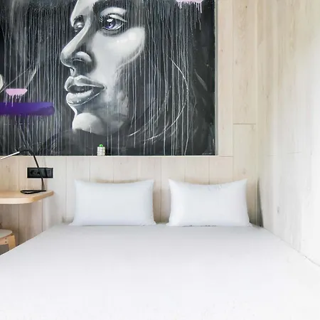 2 Private Suits - Art, Location, Quiet, Balconies Sofia