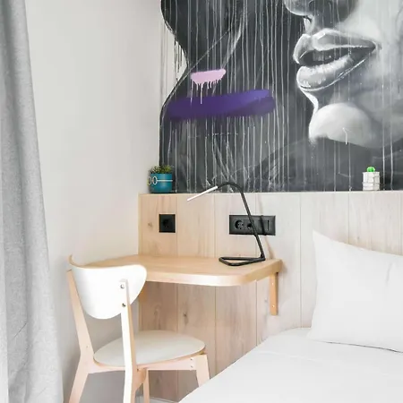 2 Private Suits - Art, Location, Quiet, Balconies Sofia