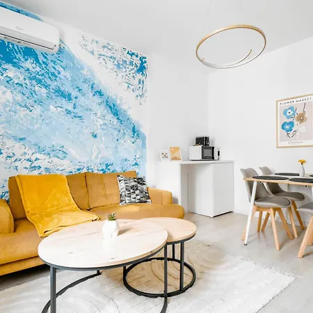 2 Private Suits - Art, Location, Quiet, Balconies Feriehus Sofia