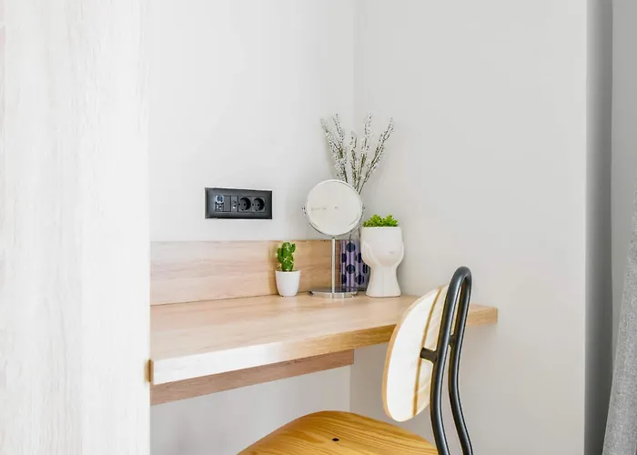 2 Private Suits - Art, Location, Quiet, Balconies *