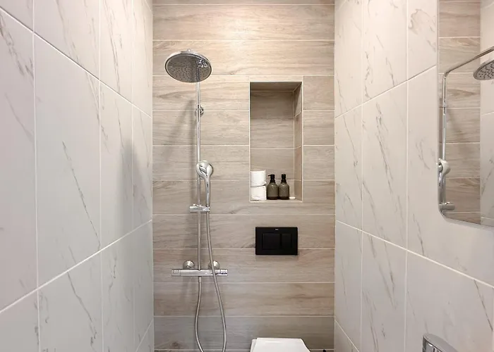 2 Private Suits - Art, Location, Quiet, Balconies