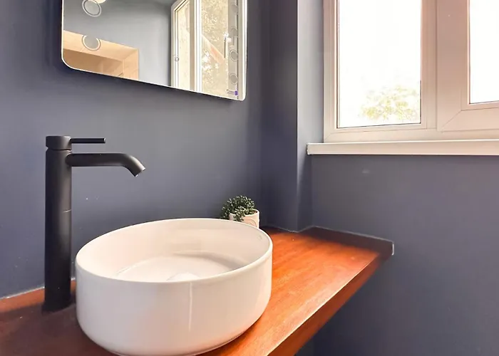 2 Private Suits - Art, Location, Quiet, Balconies Tatil Evi *