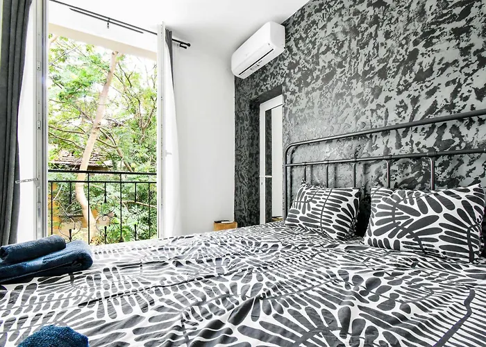 2 Private Suits - Art, Location, Quiet, Balconies * Sofya