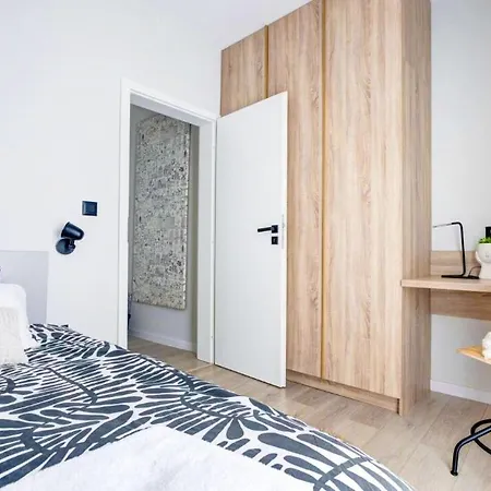 2 Private Suits - Art, Location, Quiet, Balconies Apartamento *