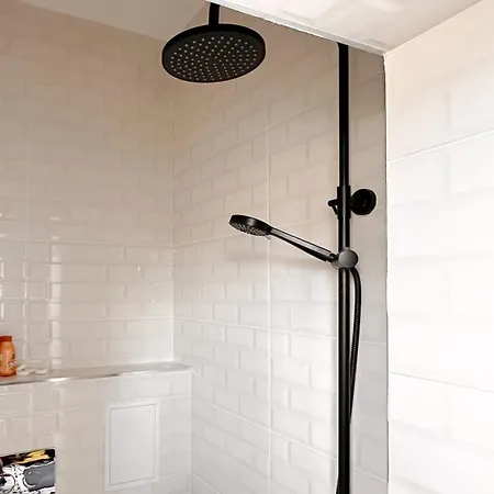 Apartamento 2 Private Suits - Art, Location, Quiet, Balconies *