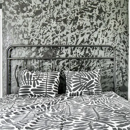 2 Private Suits - Art, Location, Quiet, Balconies * ソフィア