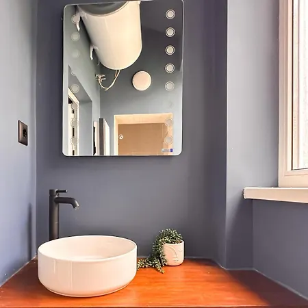 2 Private Suits - Art, Location, Quiet, Balconies